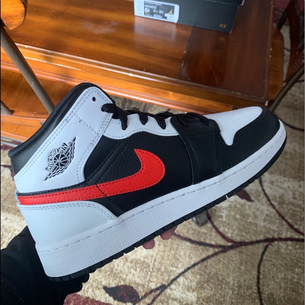 Brand new in box jordan 1 mids